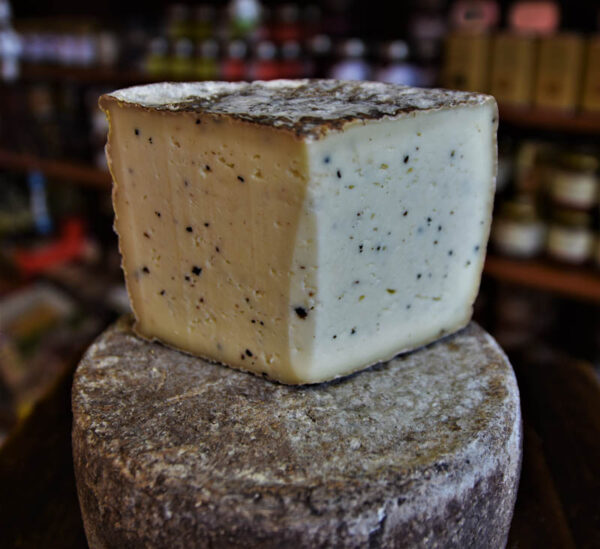 fromage italien  : Pecorino à la Truffe
