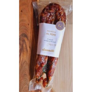 Charcuterie : saucisse artisanal et naturel au Poivre de Sarawak – Giannelli (250g) Charcuteries traditionnelles Charcuterie des Pouilles Charcuterie : saucisse artisanal et naturel au Poivre de Sarawak – Giannelli (250g)