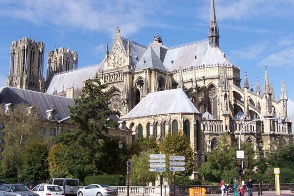 Excursion Champagne Tout Compris Depuis Paris – Dégustations, Vignobles & Reims – ByFood visite touristique cathédrale reims visite 13 Excursion Champagne Tout Compris Depuis Paris – Dégustations, Vignobles & Reims – ByFood