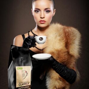 NIK CAFE’ Miscela Classica – Café en Grains 100% Robusta 1 kg, Torréfaction Moyenne café : couleur café, que j'aime ta couleur café café 100% robusta NIK CAFE’ Miscela Classica – Café en Grains 100% Robusta 1 kg, Torréfaction Moyenne