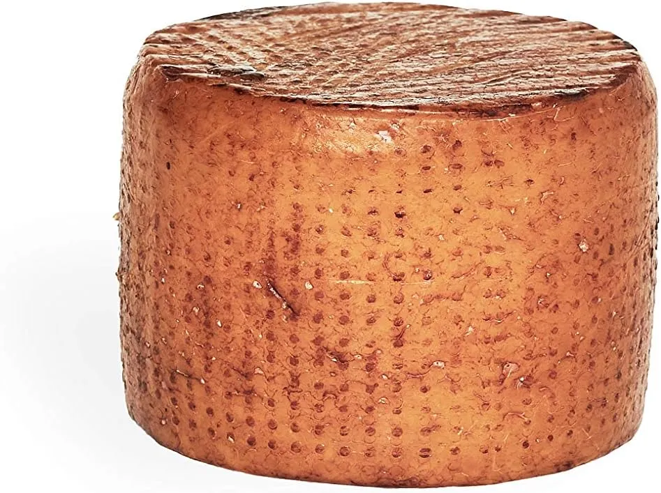 Le sacre mondial des fromages italiens : pâte filée du Sud, pecorinos sardes, créations toscanes et grands affinages. Une sélection artisanale d’exception pour composer un plateau méditerranéen inoubliable.
