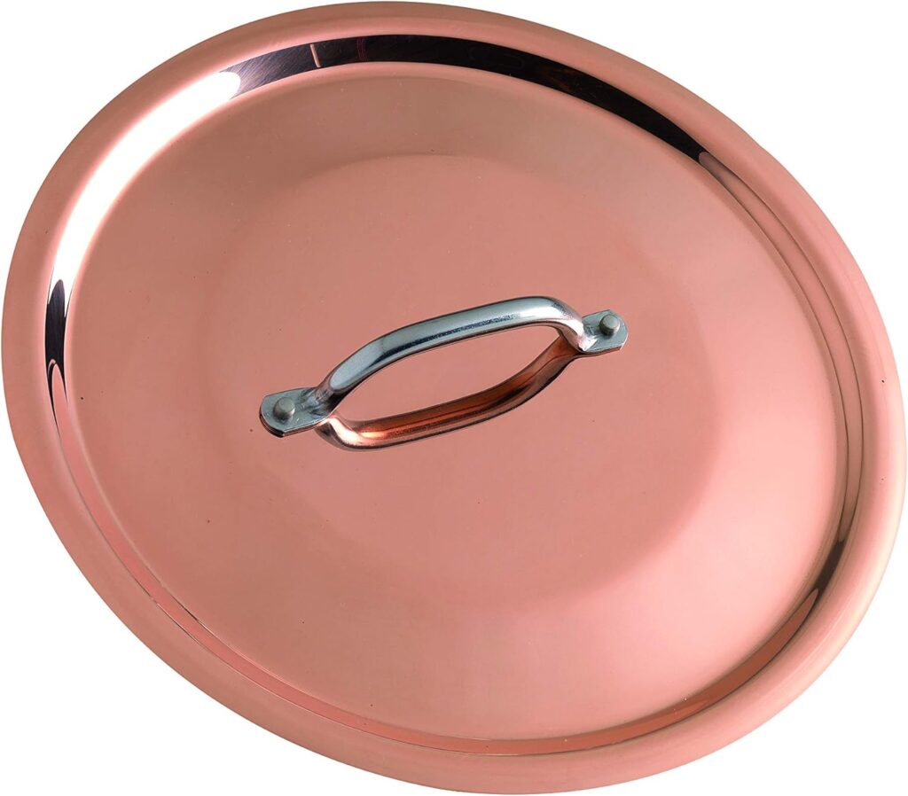 Si vous êtes passionné de cuisine, vous savez que le choix des ustensiles fait toute la différence entre un plat réussi et un chef-d'œuvre culinaire. Aujourd'hui, nous mettons en lumière un accessoire indispensable pour les amoureux de la gastronomie et du beau matériel : le couvercle en cuivre étamé Agnelli ALCU129T20 (Ø 20 cm).