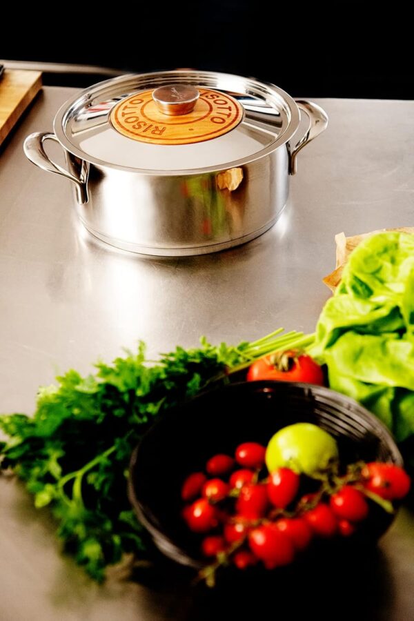 71HeRVfqADS._AC_SL1500_ Sauteuse à Risotto Lagostina Emozione Ø 24cm | Risottiera Inox & Cerisier