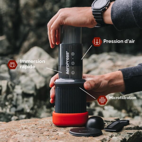AeroPress Go Cafetière Portable de Voyage 237ml avec Mug Inclus